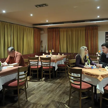 فندق Biergasthaus Schiffner ايغن ام مهلكريس