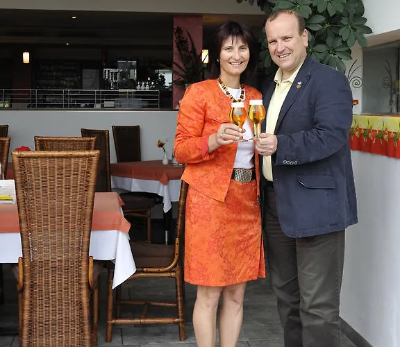 فندق Biergasthaus Schiffner 3*